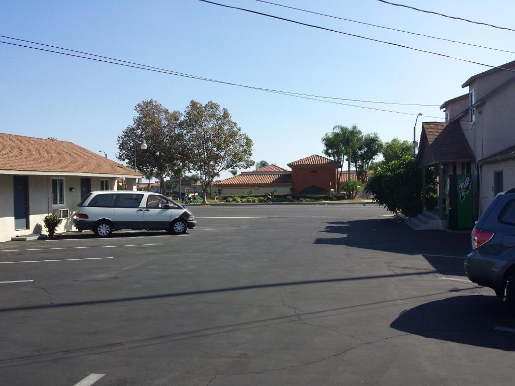 New Kansan Motel Rancho Cucamonga Exterior photo